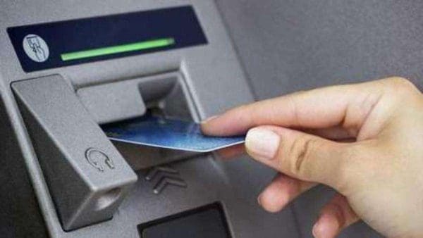 ماكينات ATM التي تحمل شعار 123: اكتشف كيف تُحدث ثورة في عالم الخدمات المصرفية!