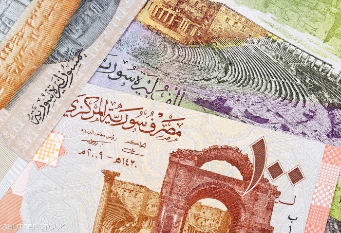 «تحاول النجاة»، ارتفاع أسعار الليرة السورية أمام العملات اليوم 10-12-2024