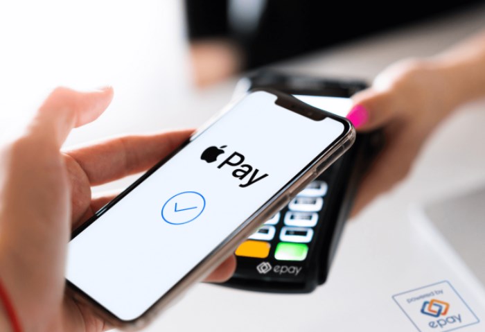 3 بنوك تبدأ تفعيل خدمة Apple Pay لإتمام عمليات الشراء دون تلامس