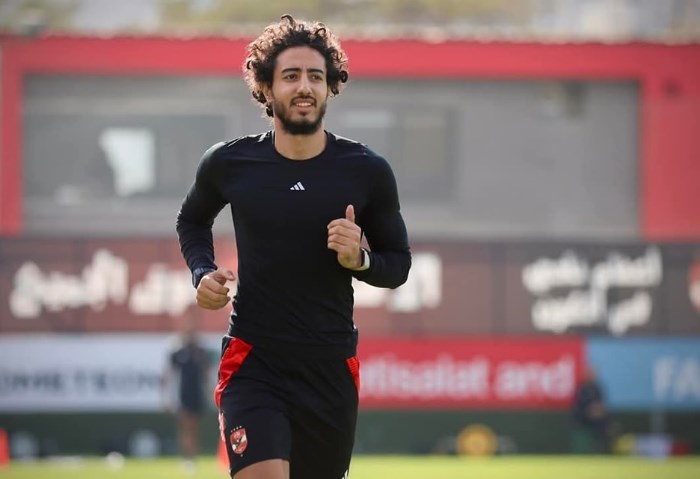 محمد هاني يواصل برنامجه التأهيلي في الأهلي قبل السفر لقطر